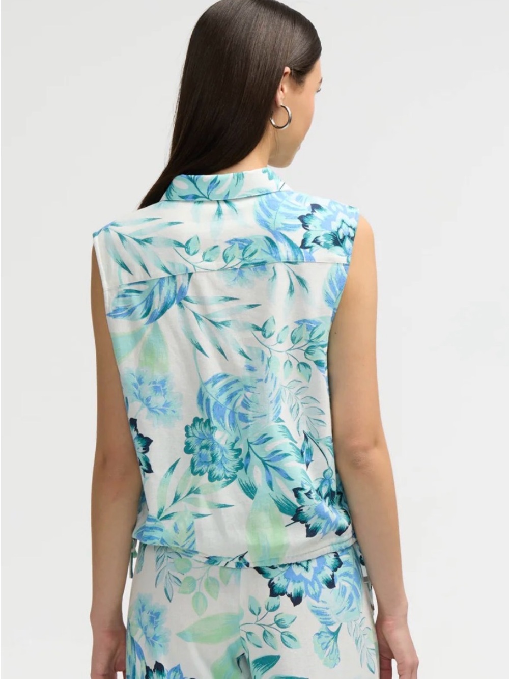 NVLT Bottom Tie Sleeveless Top - Picture 3 of 6